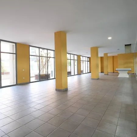 Espectacular Vivienda Con Piscina Climatizada *